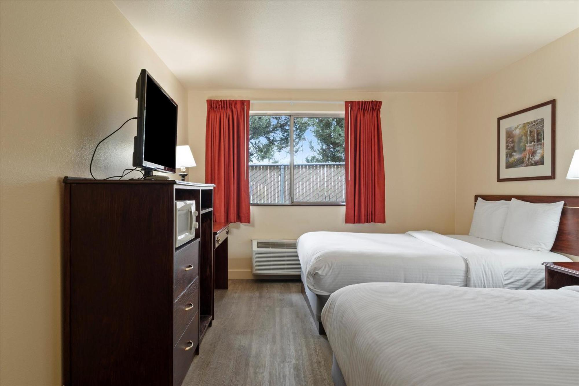 Quincy Inn And Suites Zewnętrze zdjęcie