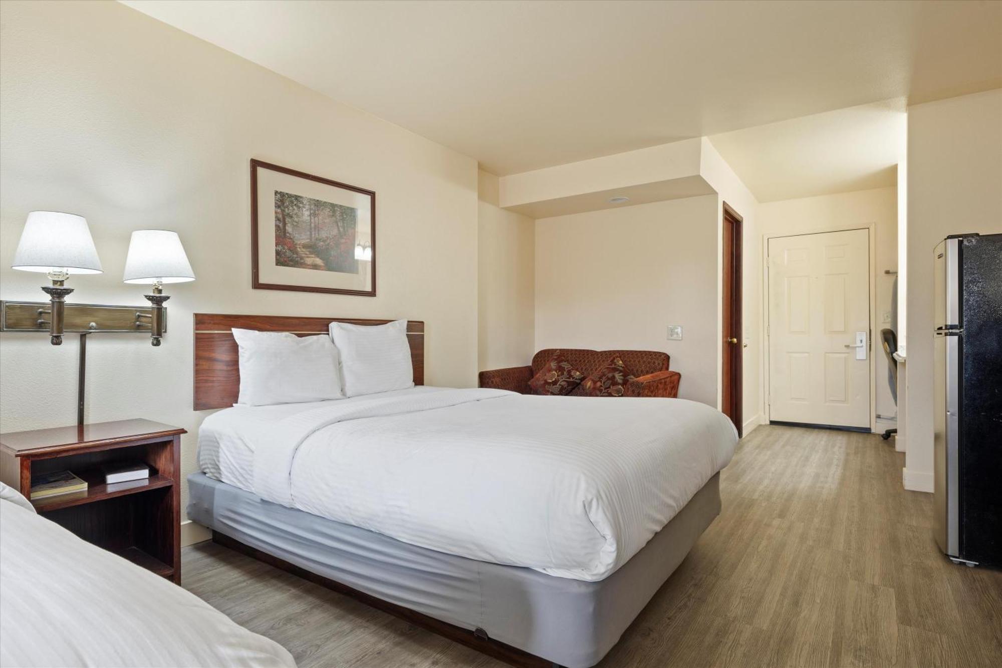 Quincy Inn And Suites Zewnętrze zdjęcie