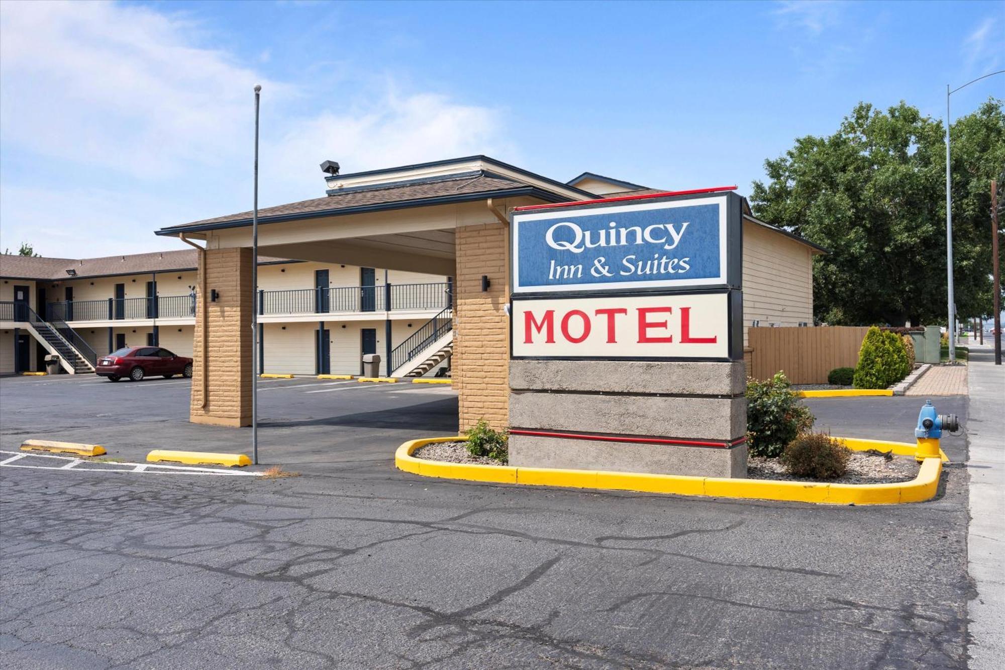 Quincy Inn And Suites Zewnętrze zdjęcie