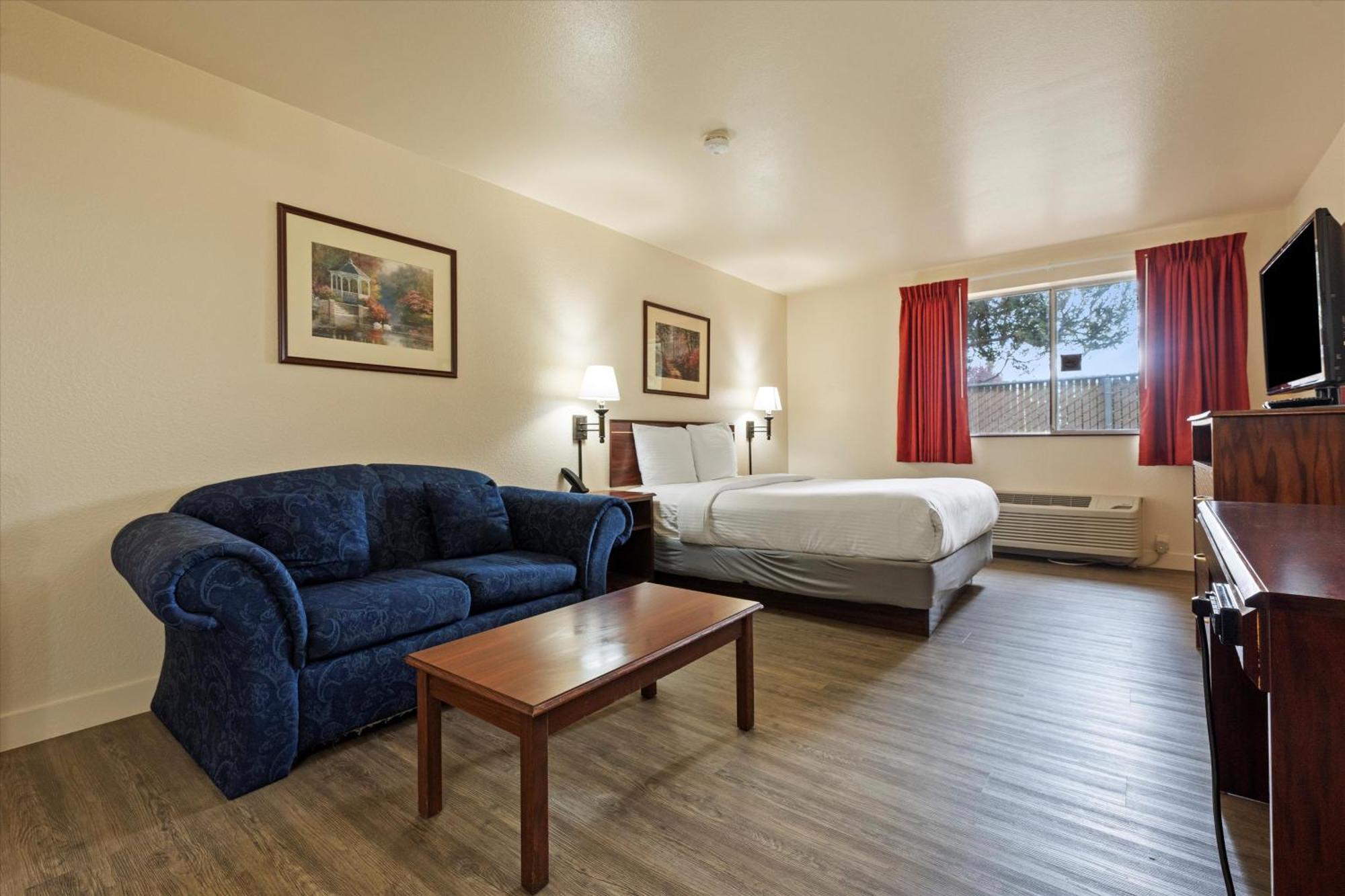 Quincy Inn And Suites Zewnętrze zdjęcie