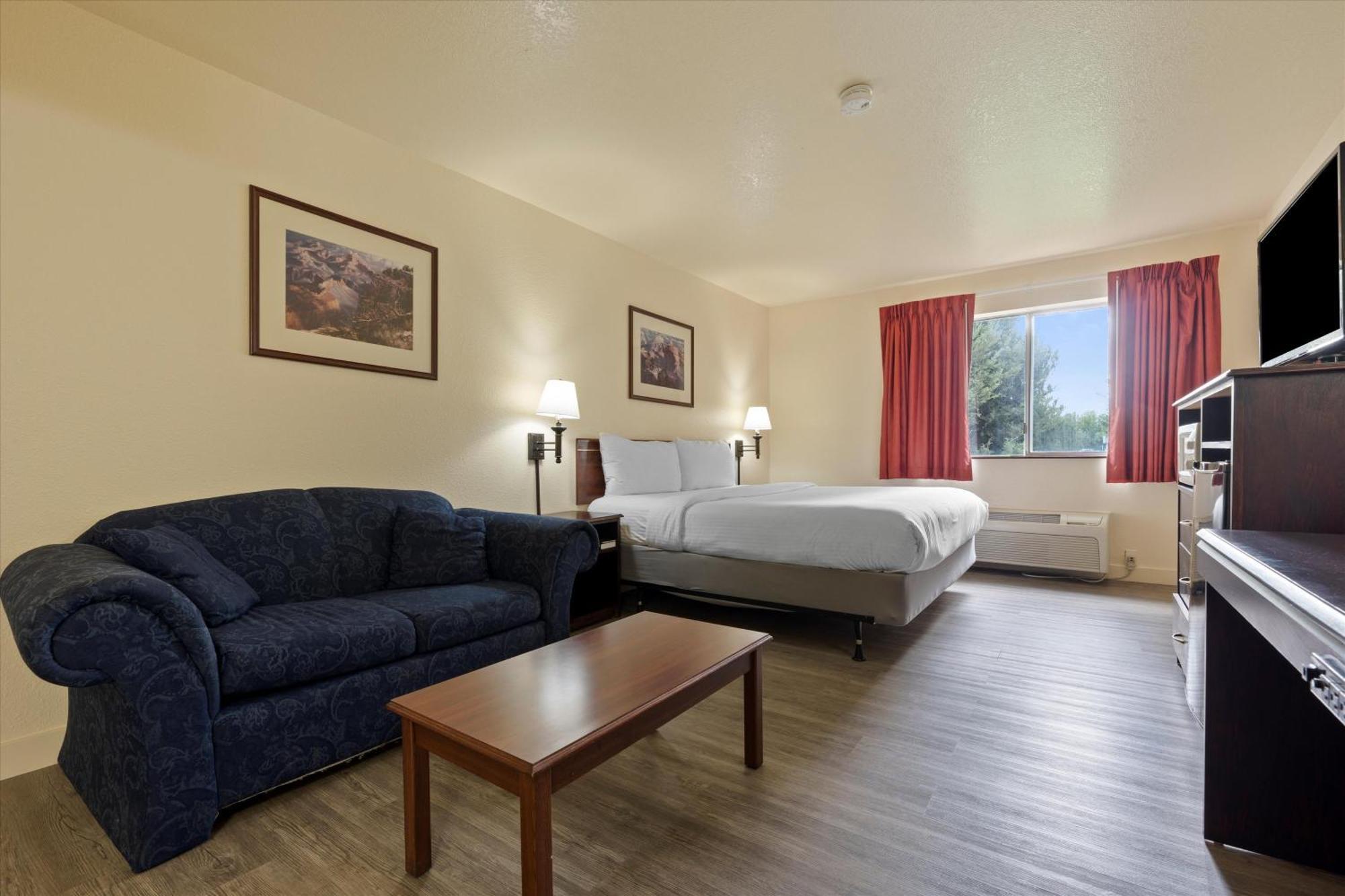 Quincy Inn And Suites Zewnętrze zdjęcie