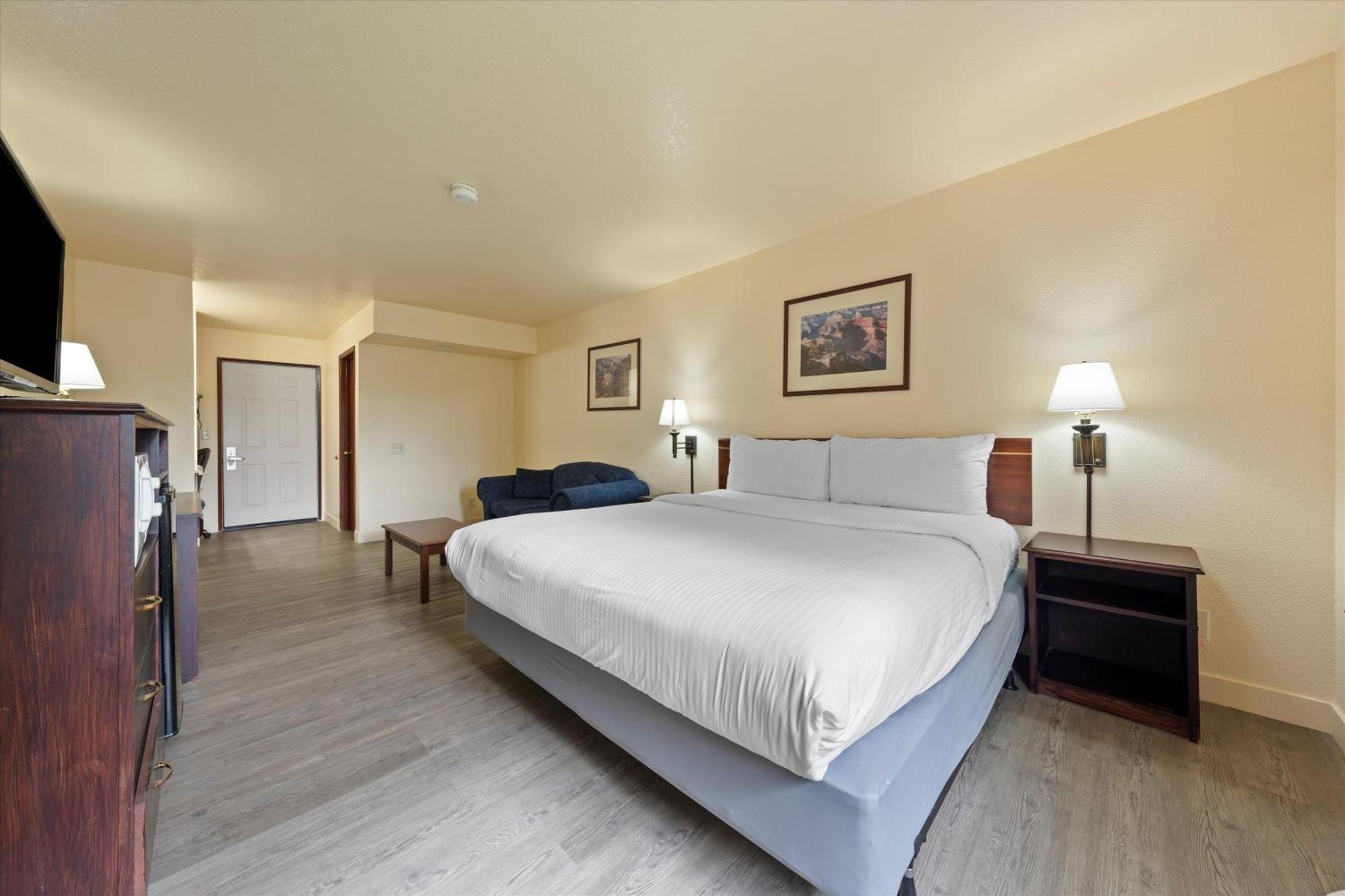 Quincy Inn And Suites Zewnętrze zdjęcie