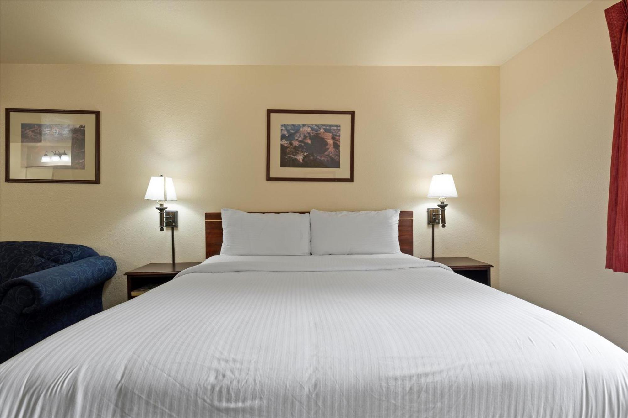 Quincy Inn And Suites Zewnętrze zdjęcie
